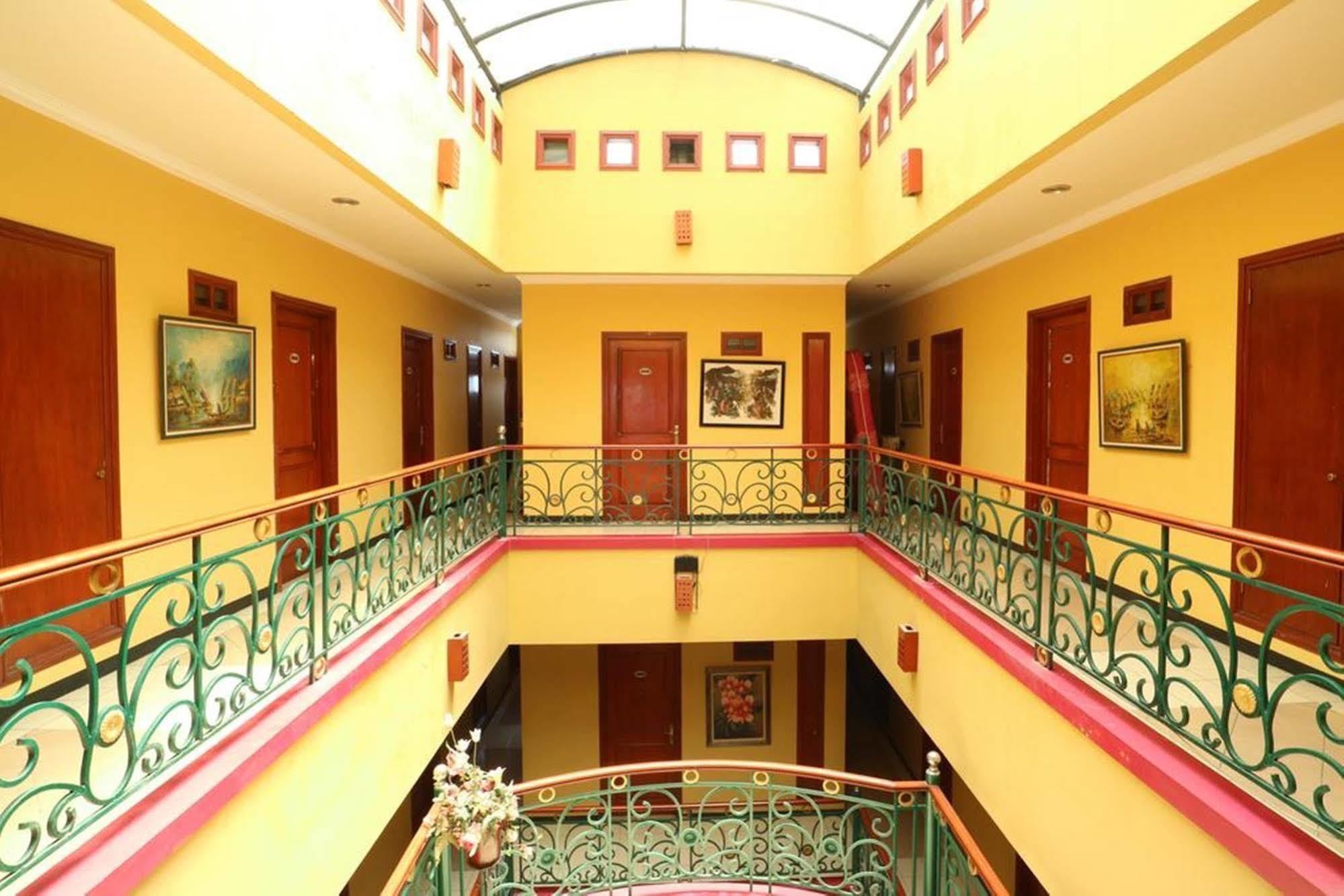 Hotel Pasah Asi Surabaya Exterior photo