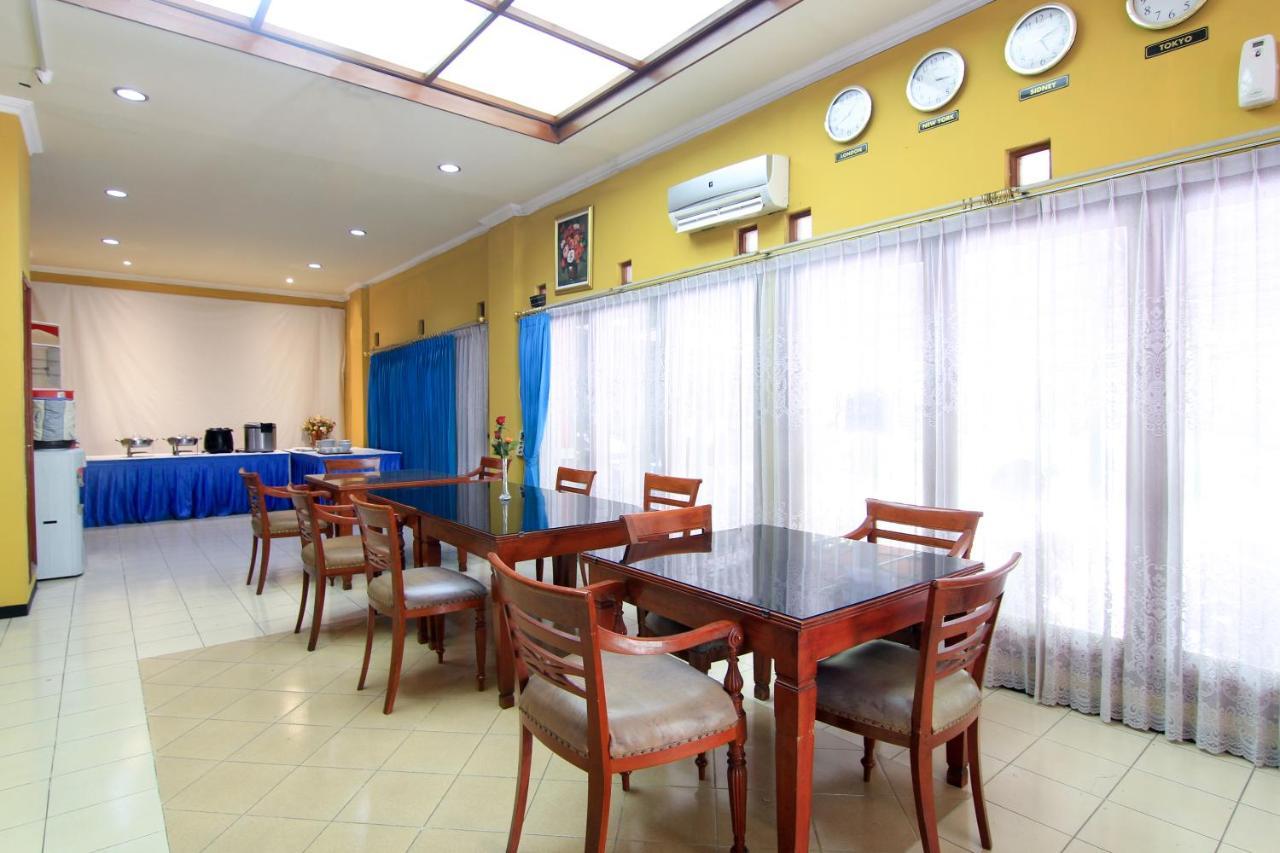 Hotel Pasah Asi Surabaya Exterior photo